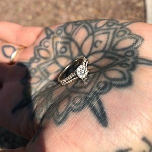 Diamond wedding ring